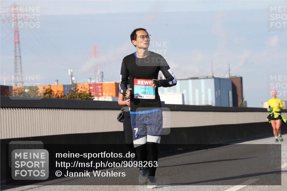 03.10.2025 - Köhlbrandbrückenlauf Jannik Wohlers http://msf.ph/oto/9098263 03.10.2025 10:21:53 Position 3 3801 meine-sportfotos.de