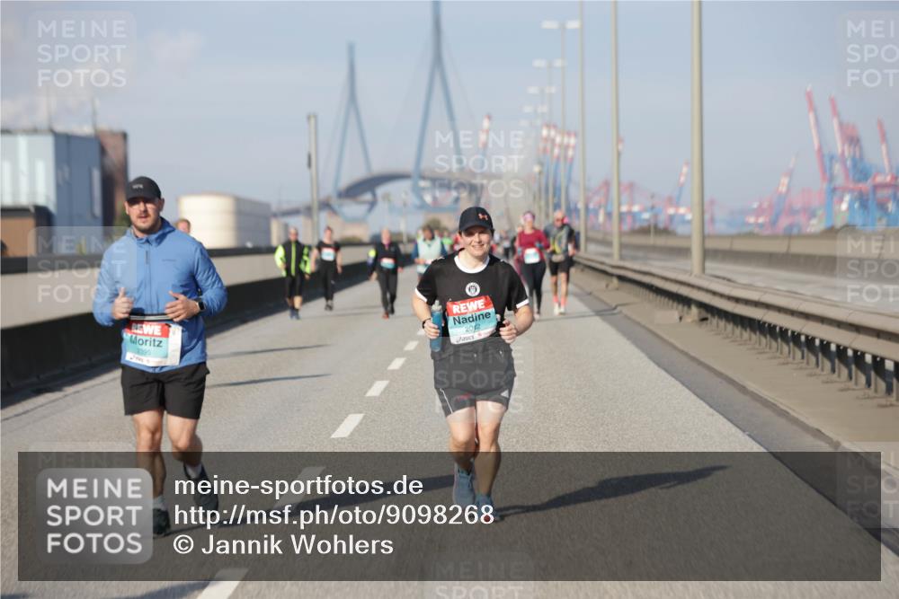 03.10.2025 - Köhlbrandbrückenlauf Jannik Wohlers http://msf.ph/oto/9098268 03.10.2025 10:19:31 Position 3 2395, 2012 meine-sportfotos.de