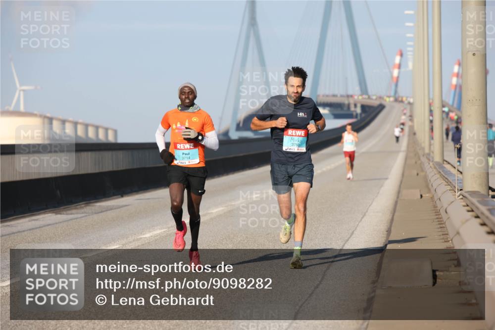 03.10.2025 - Köhlbrandbrückenlauf Lena Gebhardt http://msf.ph/oto/9098282 03.10.2025 09:34:23 Position 2 3714, 3760 meine-sportfotos.de