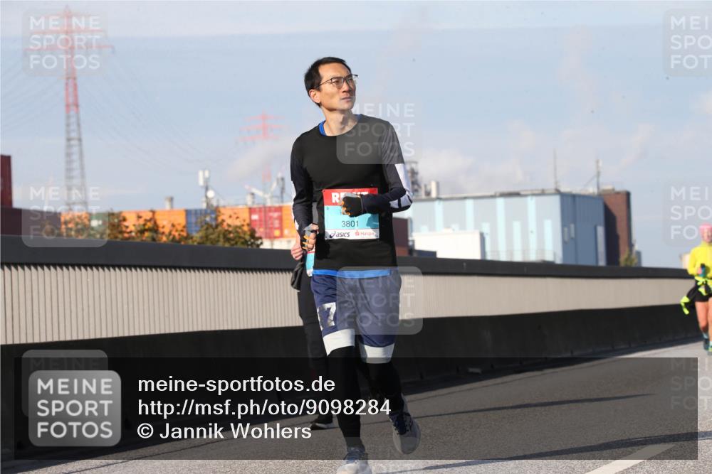 03.10.2025 - Köhlbrandbrückenlauf Jannik Wohlers http://msf.ph/oto/9098284 03.10.2025 10:21:53 Position 3 17, 3801, 11 meine-sportfotos.de
