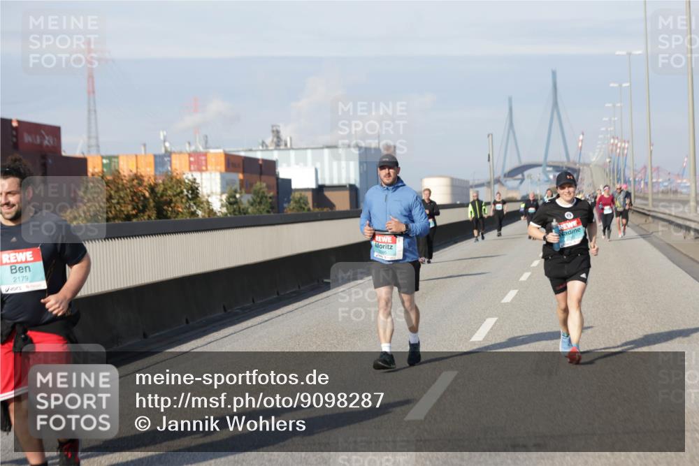 03.10.2025 - Köhlbrandbrückenlauf Jannik Wohlers http://msf.ph/oto/9098287 03.10.2025 10:19:32 Position 3 2179 meine-sportfotos.de