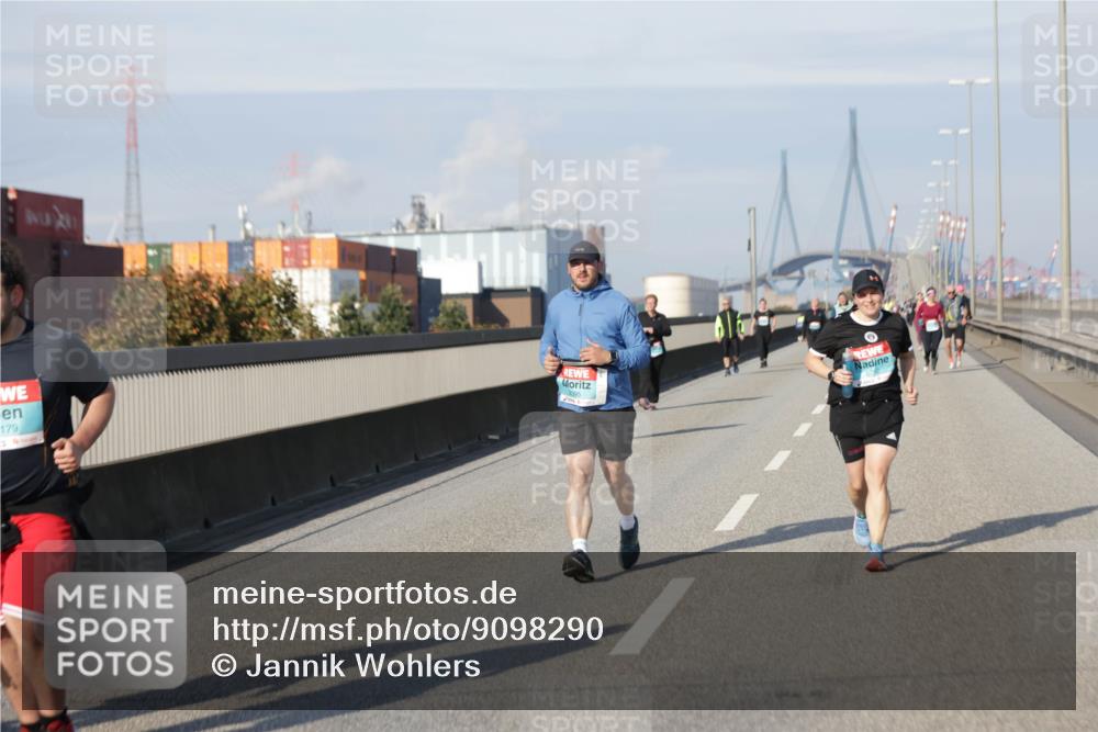 03.10.2025 - Köhlbrandbrückenlauf Jannik Wohlers http://msf.ph/oto/9098290 03.10.2025 10:19:32 Position 3 179, 2395 meine-sportfotos.de