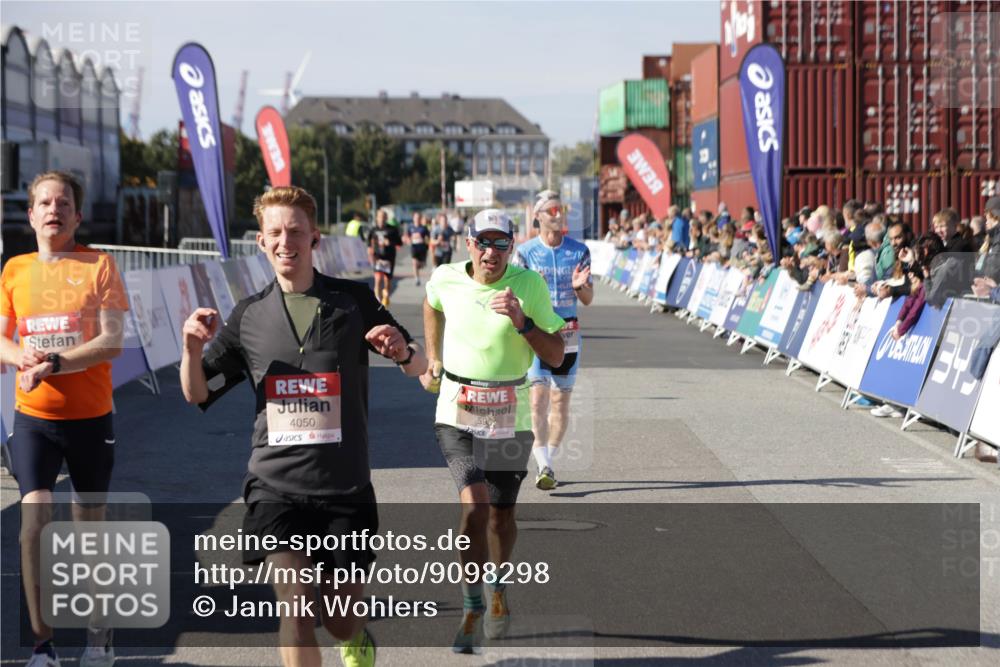 03.10.2025 - Köhlbrandbrückenlauf Jannik Wohlers http://msf.ph/oto/9098298 03.10.2025 12:56:16 Ziel 4028, 4041, 4050, 4078, 4114, 4123, 5957, 6206, 6489, 6495 meine-sportfotos.de