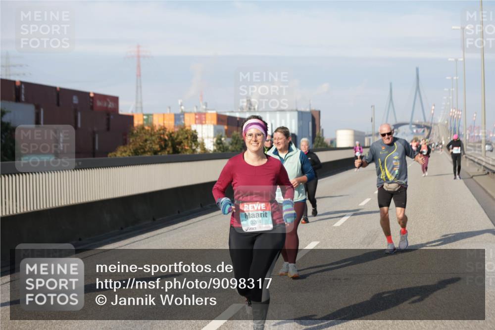 03.10.2025 - Köhlbrandbrückenlauf Jannik Wohlers http://msf.ph/oto/9098317 03.10.2025 10:19:51 Position 3 3284 meine-sportfotos.de