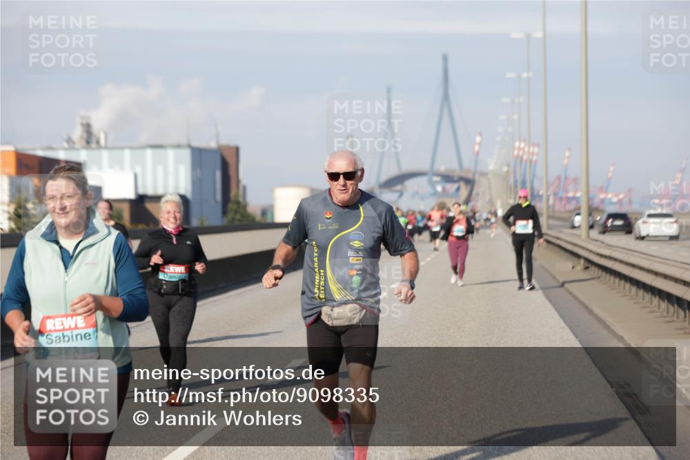 03.10.2025 - Köhlbrandbrückenlauf Jannik Wohlers http://msf.ph/oto/9098335 03.10.2025 10:19:52 Position 3 2515 meine-sportfotos.de