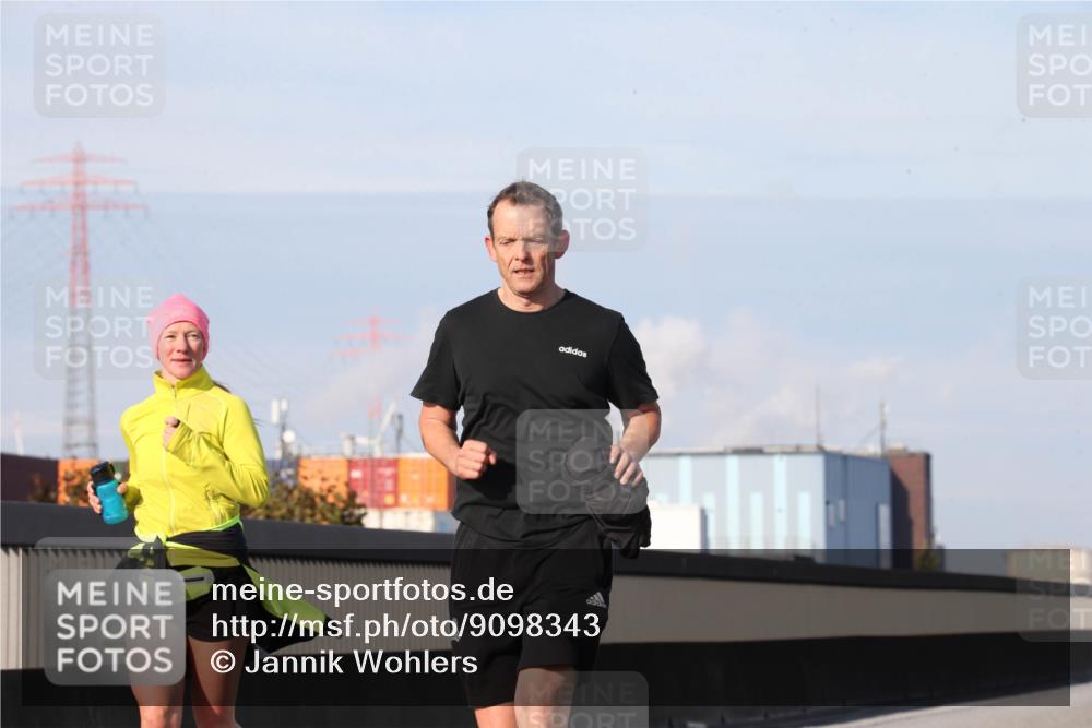 03.10.2025 - Köhlbrandbrückenlauf Jannik Wohlers http://msf.ph/oto/9098343 03.10.2025 10:22:04 Position 3  meine-sportfotos.de