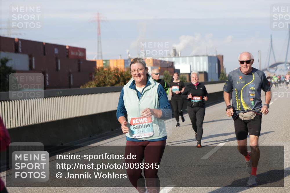 03.10.2025 - Köhlbrandbrückenlauf Jannik Wohlers http://msf.ph/oto/9098345 03.10.2025 10:19:53 Position 3 2515 meine-sportfotos.de