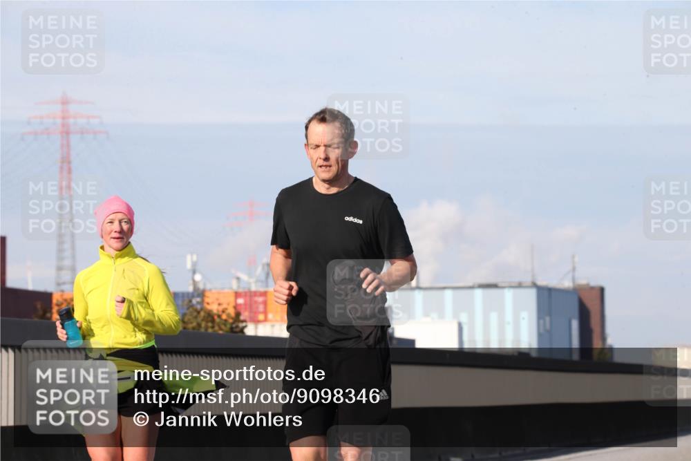 03.10.2025 - Köhlbrandbrückenlauf Jannik Wohlers http://msf.ph/oto/9098346 03.10.2025 10:22:04 Position 3  meine-sportfotos.de