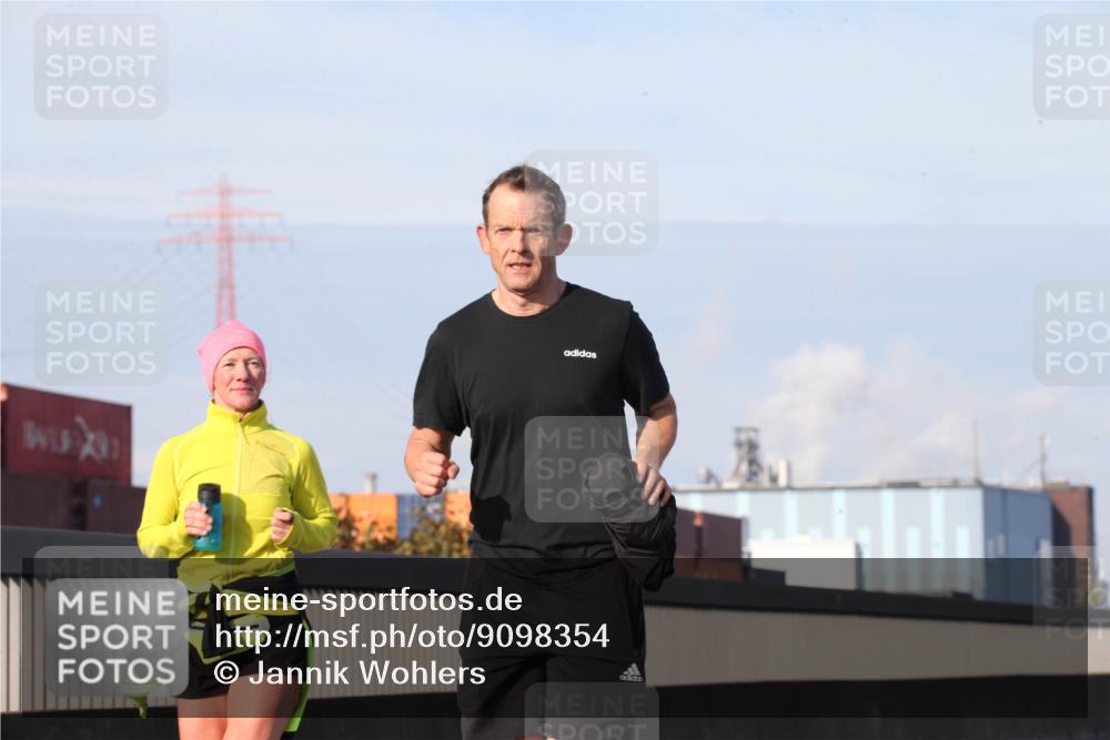 03.10.2025 - Köhlbrandbrückenlauf Jannik Wohlers http://msf.ph/oto/9098354 03.10.2025 10:22:04 Position 3  meine-sportfotos.de