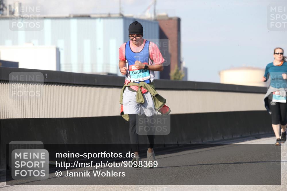 03.10.2025 - Köhlbrandbrückenlauf Jannik Wohlers http://msf.ph/oto/9098369 03.10.2025 10:22:14 Position 3 3512 meine-sportfotos.de