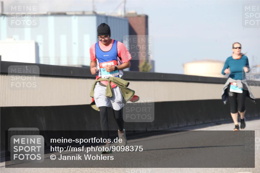 03.10.2025 - Köhlbrandbrückenlauf Jannik Wohlers http://msf.ph/oto/9098375 03.10.2025 10:22:14 Position 3  meine-sportfotos.de