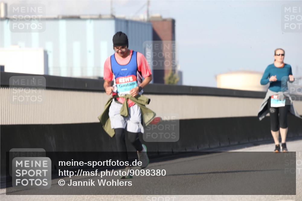 03.10.2025 - Köhlbrandbrückenlauf Jannik Wohlers http://msf.ph/oto/9098380 03.10.2025 10:22:14 Position 3 3512 meine-sportfotos.de