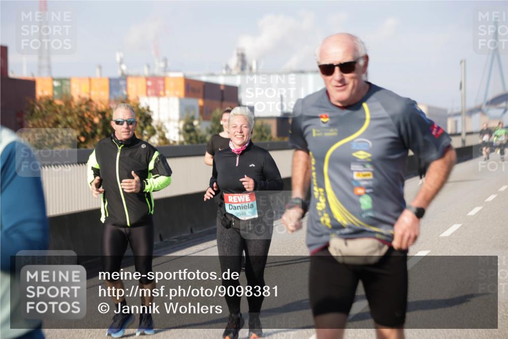 03.10.2025 - Köhlbrandbrückenlauf Jannik Wohlers http://msf.ph/oto/9098381 03.10.2025 10:19:53 Position 3  meine-sportfotos.de