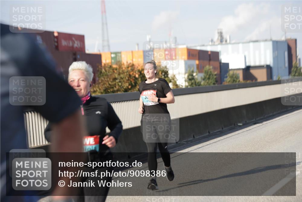 03.10.2025 - Köhlbrandbrückenlauf Jannik Wohlers http://msf.ph/oto/9098386 03.10.2025 10:19:55 Position 3 27 meine-sportfotos.de
