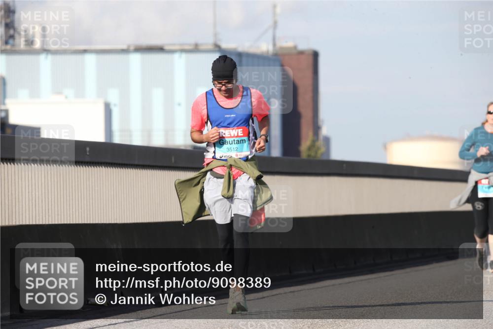 03.10.2025 - Köhlbrandbrückenlauf Jannik Wohlers http://msf.ph/oto/9098389 03.10.2025 10:22:14 Position 3 3512 meine-sportfotos.de