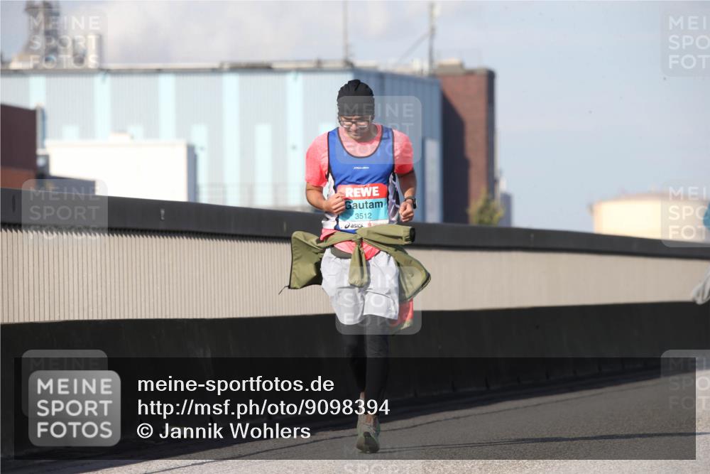 03.10.2025 - Köhlbrandbrückenlauf Jannik Wohlers http://msf.ph/oto/9098394 03.10.2025 10:22:14 Position 3 3512 meine-sportfotos.de