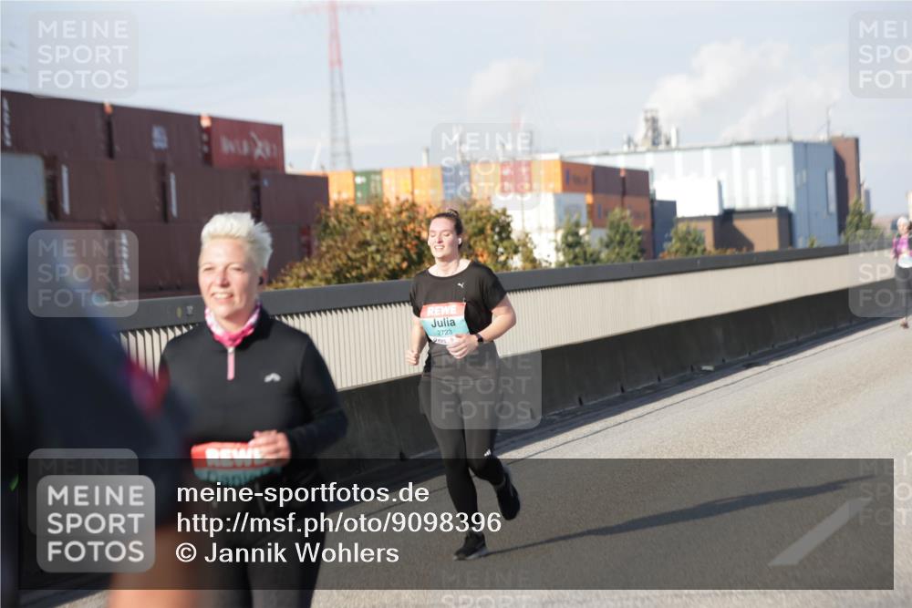 03.10.2025 - Köhlbrandbrückenlauf Jannik Wohlers http://msf.ph/oto/9098396 03.10.2025 10:19:56 Position 3 2723 meine-sportfotos.de