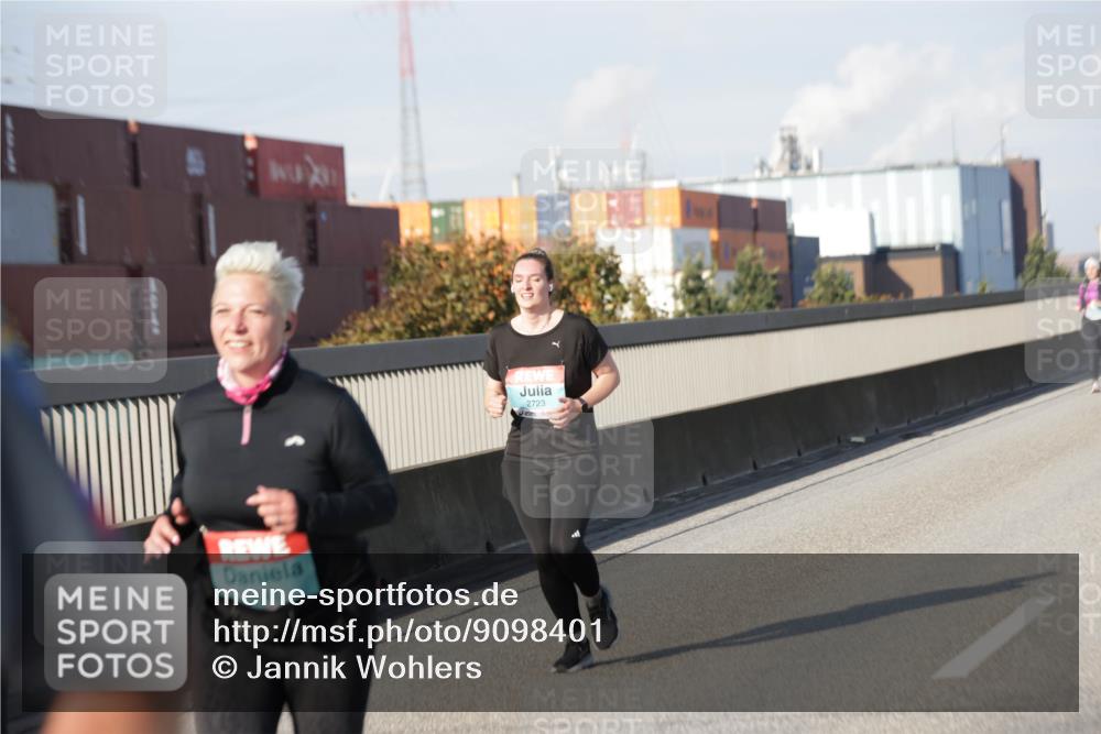 03.10.2025 - Köhlbrandbrückenlauf Jannik Wohlers http://msf.ph/oto/9098401 03.10.2025 10:19:56 Position 3 20, 2723 meine-sportfotos.de
