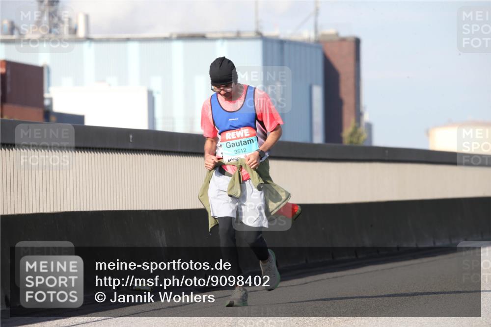 03.10.2025 - Köhlbrandbrückenlauf Jannik Wohlers http://msf.ph/oto/9098402 03.10.2025 10:22:15 Position 3 3512 meine-sportfotos.de