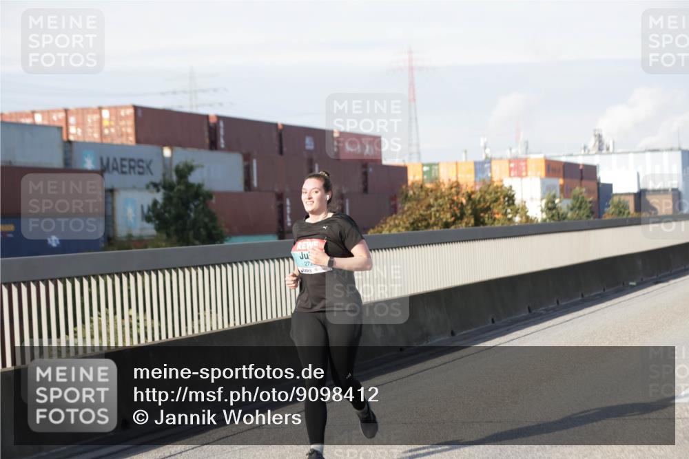 03.10.2025 - Köhlbrandbrückenlauf Jannik Wohlers http://msf.ph/oto/9098412 03.10.2025 10:19:57 Position 3 27 meine-sportfotos.de