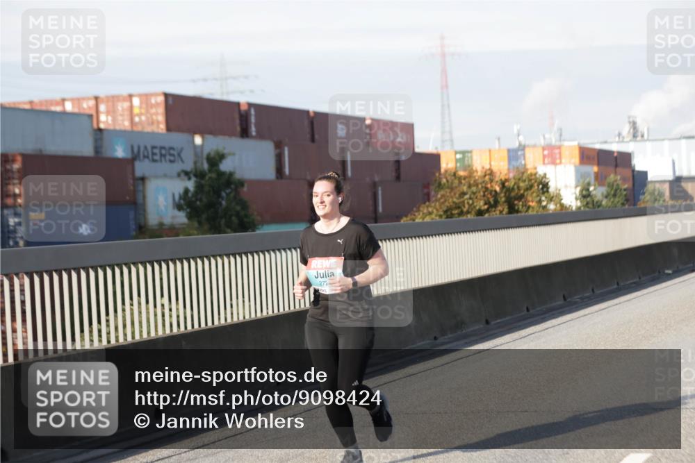 03.10.2025 - Köhlbrandbrückenlauf Jannik Wohlers http://msf.ph/oto/9098424 03.10.2025 10:19:57 Position 3 272 meine-sportfotos.de