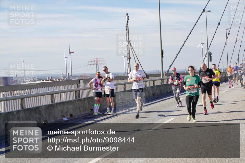 03.10.2025 - Köhlbrandbrückenlauf Michael Burmester http://msf.ph/oto/9098444 03.10.2025 12:44:52 Position 2  meine-sportfotos.de