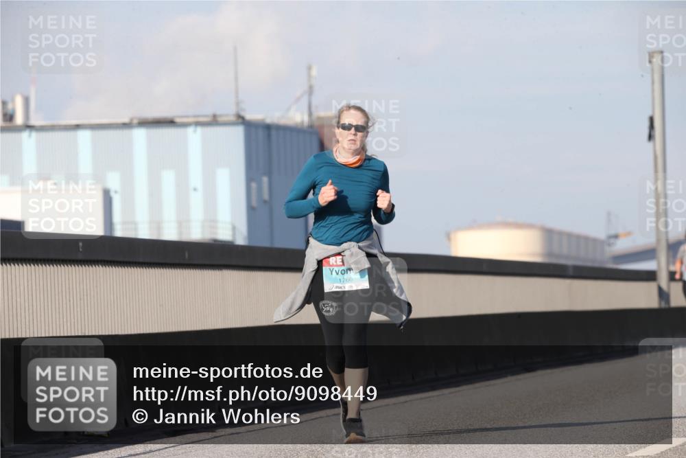 03.10.2025 - Köhlbrandbrückenlauf Jannik Wohlers http://msf.ph/oto/9098449 03.10.2025 10:22:23 Position 3 1766 meine-sportfotos.de