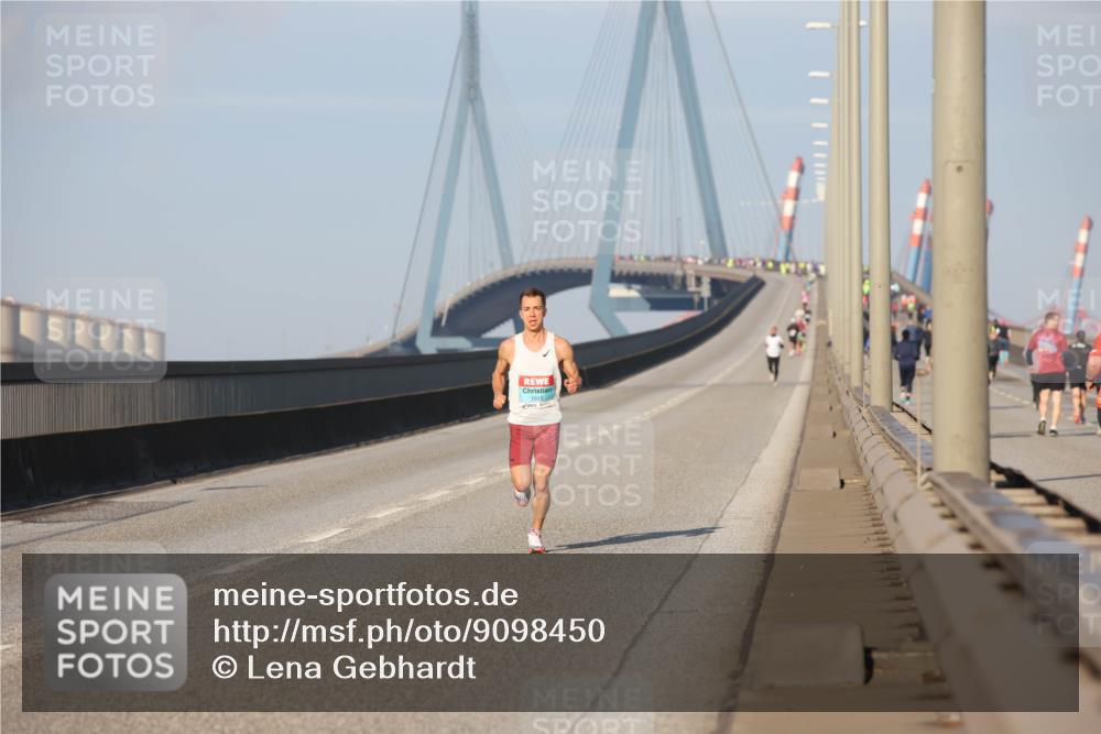 03.10.2025 - Köhlbrandbrückenlauf Lena Gebhardt http://msf.ph/oto/9098450 03.10.2025 09:34:32 Position 2 10 meine-sportfotos.de