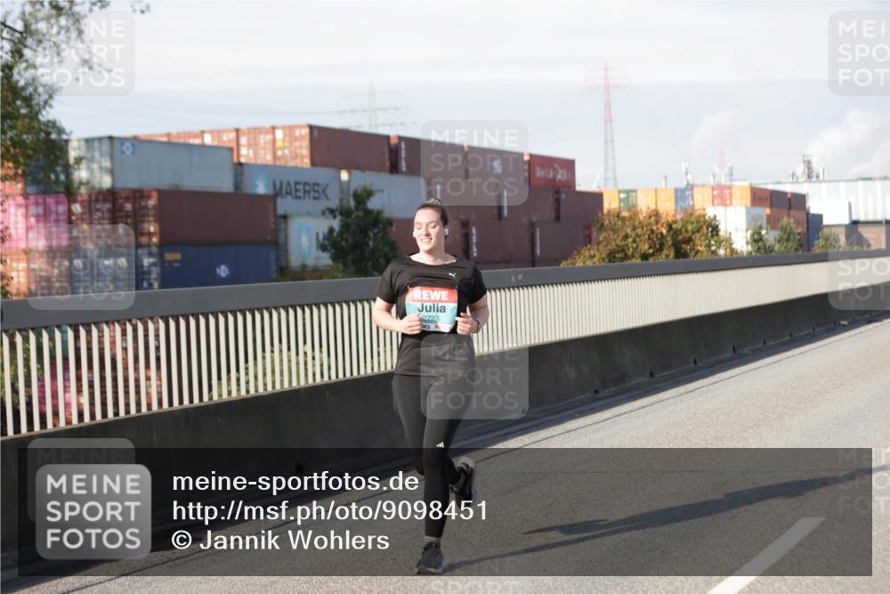 03.10.2025 - Köhlbrandbrückenlauf Jannik Wohlers http://msf.ph/oto/9098451 03.10.2025 10:19:57 Position 3 2723 meine-sportfotos.de