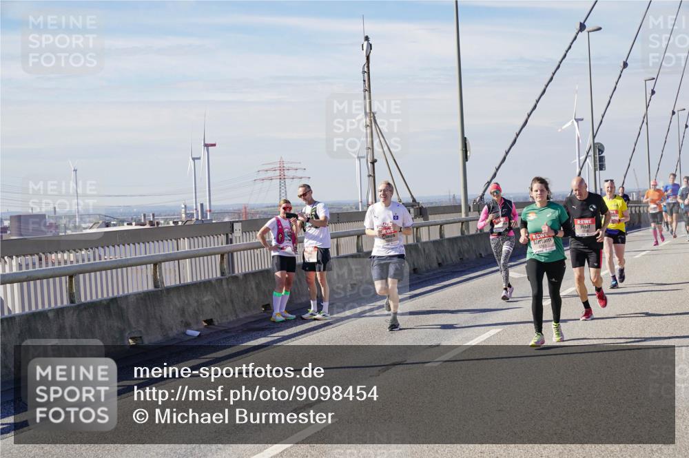 03.10.2025 - Köhlbrandbrückenlauf Michael Burmester http://msf.ph/oto/9098454 03.10.2025 12:44:52 Position 2  meine-sportfotos.de