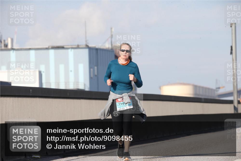 03.10.2025 - Köhlbrandbrückenlauf Jannik Wohlers http://msf.ph/oto/9098455 03.10.2025 10:22:23 Position 3 1766 meine-sportfotos.de