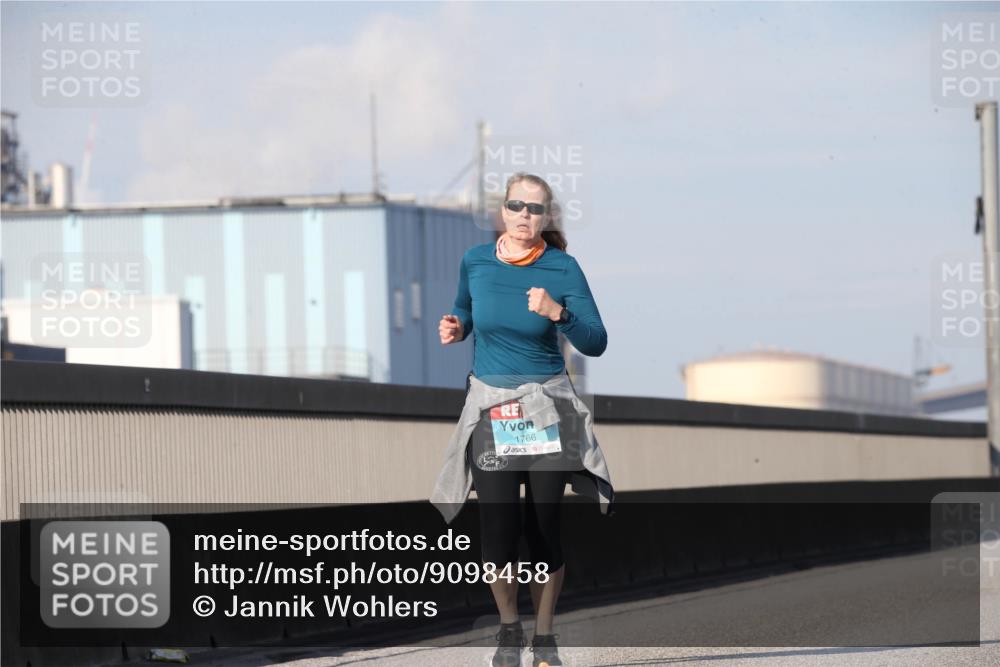 03.10.2025 - Köhlbrandbrückenlauf Jannik Wohlers http://msf.ph/oto/9098458 03.10.2025 10:22:23 Position 3 1766 meine-sportfotos.de