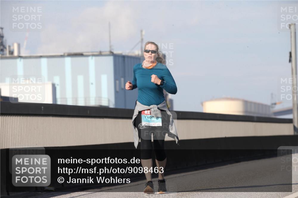 03.10.2025 - Köhlbrandbrückenlauf Jannik Wohlers http://msf.ph/oto/9098463 03.10.2025 10:22:23 Position 3 1766 meine-sportfotos.de