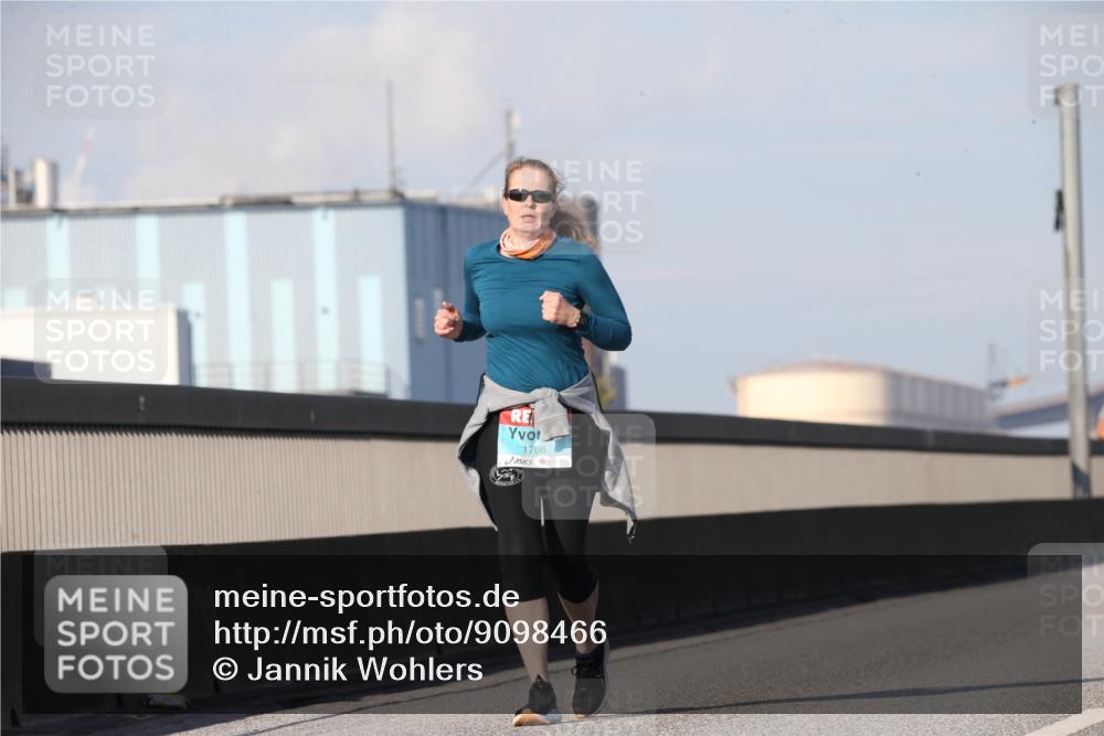 03.10.2025 - Köhlbrandbrückenlauf Jannik Wohlers http://msf.ph/oto/9098466 03.10.2025 10:22:23 Position 3 1766 meine-sportfotos.de