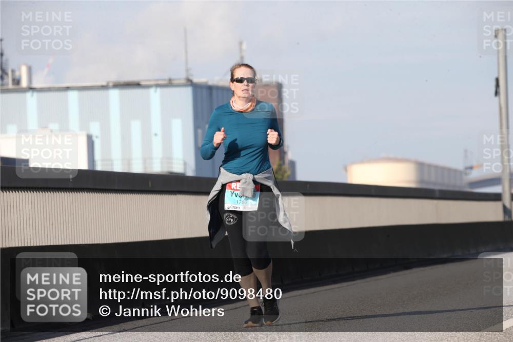 03.10.2025 - Köhlbrandbrückenlauf Jannik Wohlers http://msf.ph/oto/9098480 03.10.2025 10:22:23 Position 3 1766 meine-sportfotos.de
