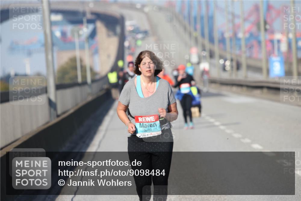 03.10.2025 - Köhlbrandbrückenlauf Jannik Wohlers http://msf.ph/oto/9098484 03.10.2025 10:22:41 Position 3 3692 meine-sportfotos.de