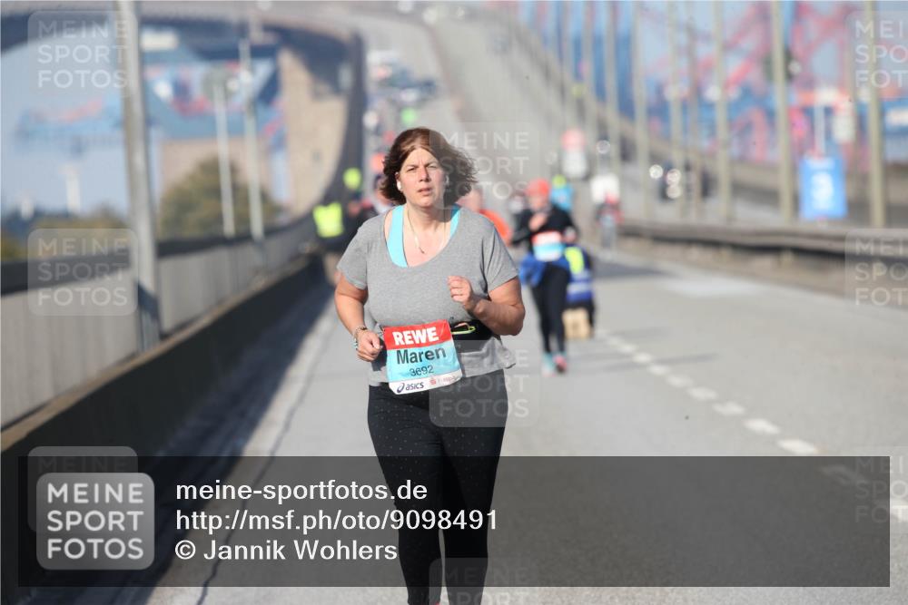 03.10.2025 - Köhlbrandbrückenlauf Jannik Wohlers http://msf.ph/oto/9098491 03.10.2025 10:22:41 Position 3 3692 meine-sportfotos.de