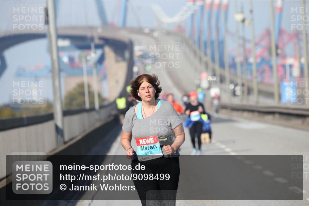 03.10.2025 - Köhlbrandbrückenlauf Jannik Wohlers http://msf.ph/oto/9098499 03.10.2025 10:22:42 Position 3 3692, 60 meine-sportfotos.de
