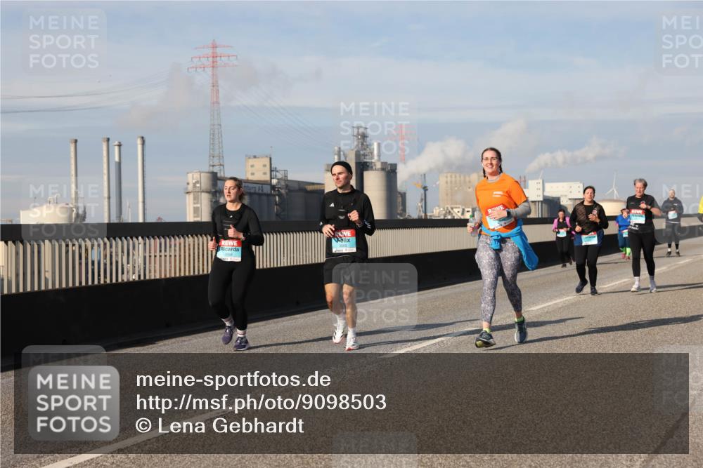 03.10.2025 - Köhlbrandbrückenlauf Lena Gebhardt http://msf.ph/oto/9098503 03.10.2025 10:10:31 Position 2  meine-sportfotos.de