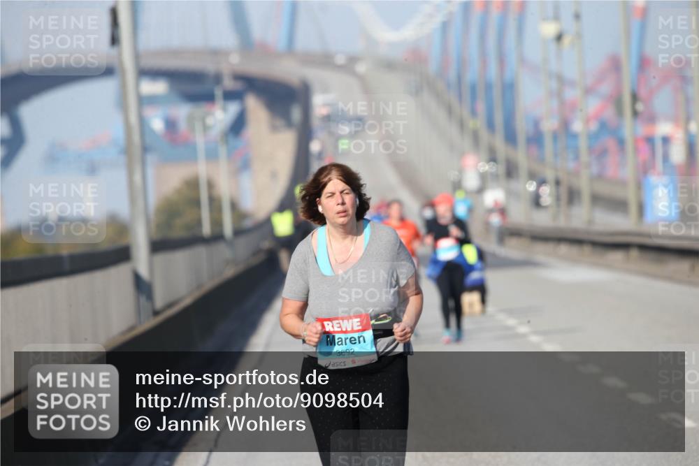 03.10.2025 - Köhlbrandbrückenlauf Jannik Wohlers http://msf.ph/oto/9098504 03.10.2025 10:22:42 Position 3 3692 meine-sportfotos.de