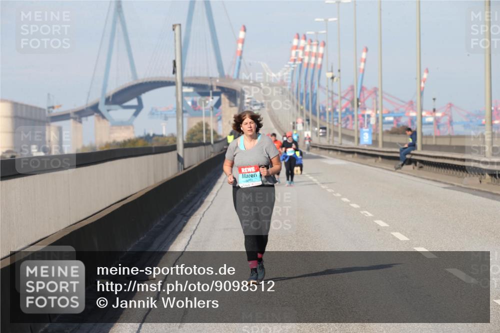 03.10.2025 - Köhlbrandbrückenlauf Jannik Wohlers http://msf.ph/oto/9098512 03.10.2025 10:22:43 Position 3 3892 meine-sportfotos.de