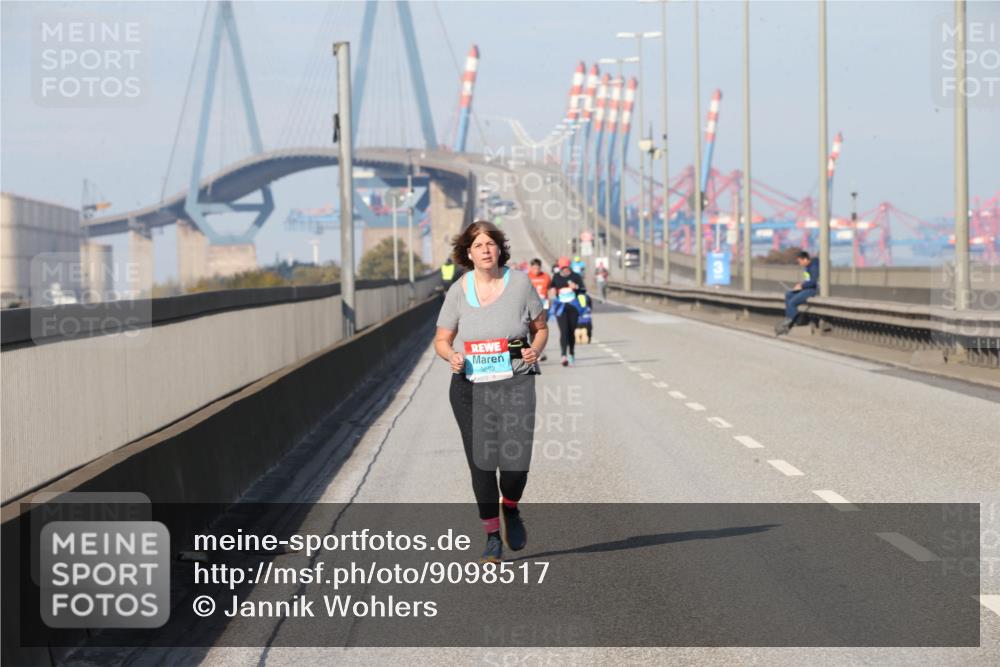 03.10.2025 - Köhlbrandbrückenlauf Jannik Wohlers http://msf.ph/oto/9098517 03.10.2025 10:22:43 Position 3 8892 meine-sportfotos.de