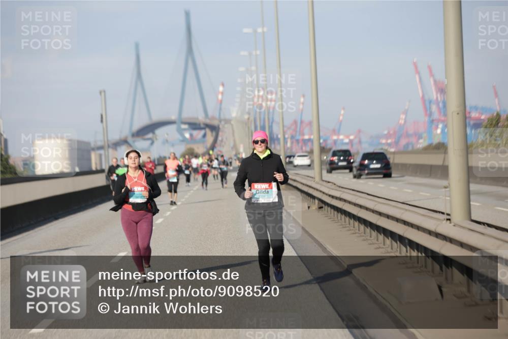 03.10.2025 - Köhlbrandbrückenlauf Jannik Wohlers http://msf.ph/oto/9098520 03.10.2025 10:19:59 Position 3  meine-sportfotos.de