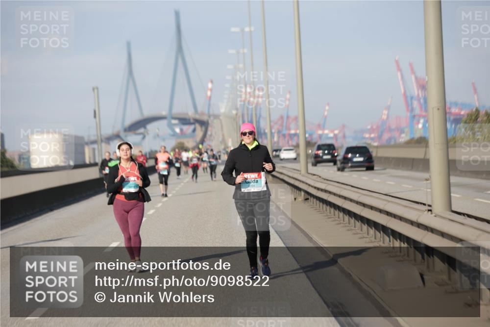 03.10.2025 - Köhlbrandbrückenlauf Jannik Wohlers http://msf.ph/oto/9098522 03.10.2025 10:19:59 Position 3 2394 meine-sportfotos.de