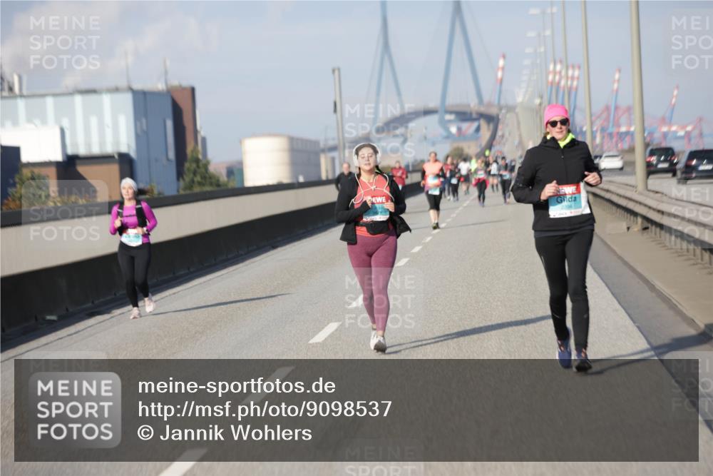 03.10.2025 - Köhlbrandbrückenlauf Jannik Wohlers http://msf.ph/oto/9098537 03.10.2025 10:20:00 Position 3  meine-sportfotos.de