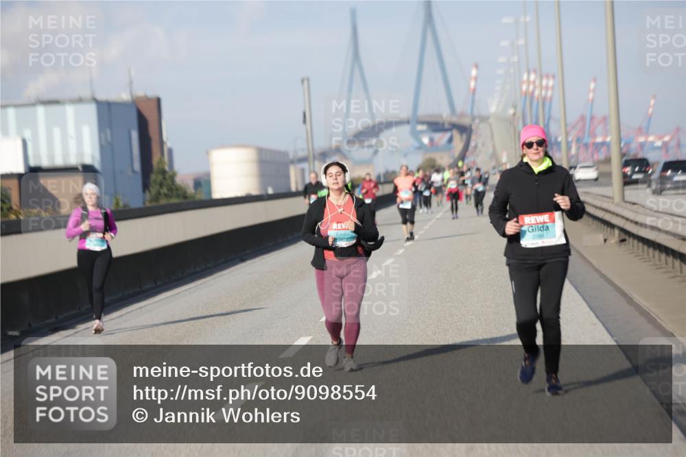 03.10.2025 - Köhlbrandbrückenlauf Jannik Wohlers http://msf.ph/oto/9098554 03.10.2025 10:20:00 Position 3  meine-sportfotos.de