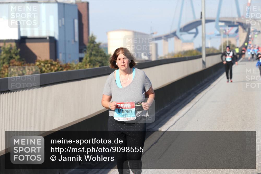 03.10.2025 - Köhlbrandbrückenlauf Jannik Wohlers http://msf.ph/oto/9098555 03.10.2025 10:22:49 Position 3 3692 meine-sportfotos.de