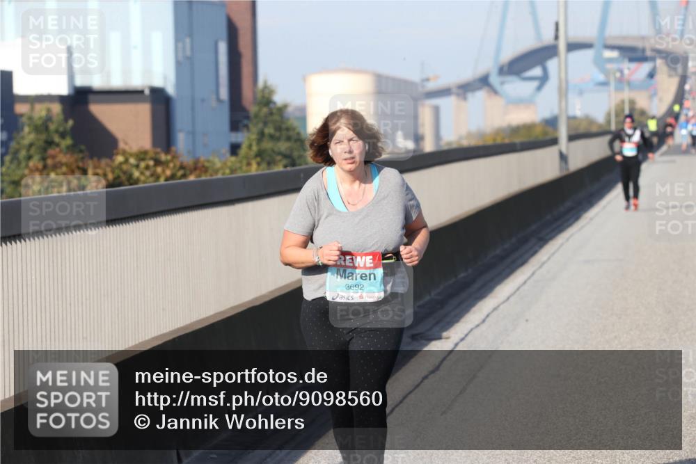 03.10.2025 - Köhlbrandbrückenlauf Jannik Wohlers http://msf.ph/oto/9098560 03.10.2025 10:22:49 Position 3 3692 meine-sportfotos.de