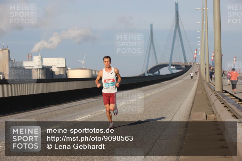 03.10.2025 - Köhlbrandbrückenlauf Lena Gebhardt http://msf.ph/oto/9098563 03.10.2025 09:34:37 Position 2 1013 meine-sportfotos.de