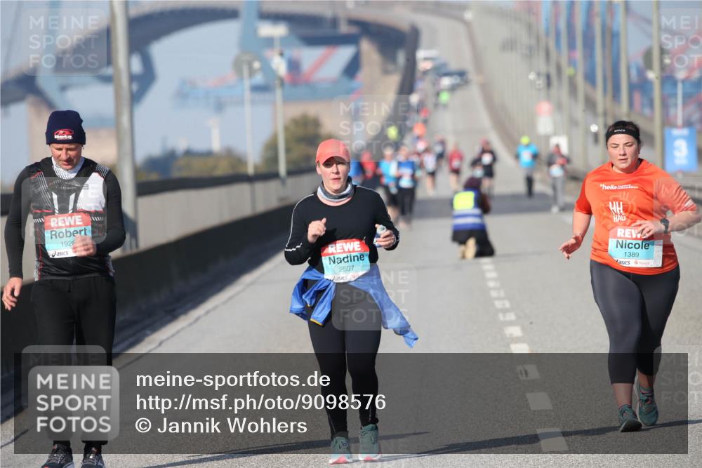 03.10.2025 - Köhlbrandbrückenlauf Jannik Wohlers http://msf.ph/oto/9098576 03.10.2025 10:23:06 Position 3 1928, 2507, 1389 meine-sportfotos.de